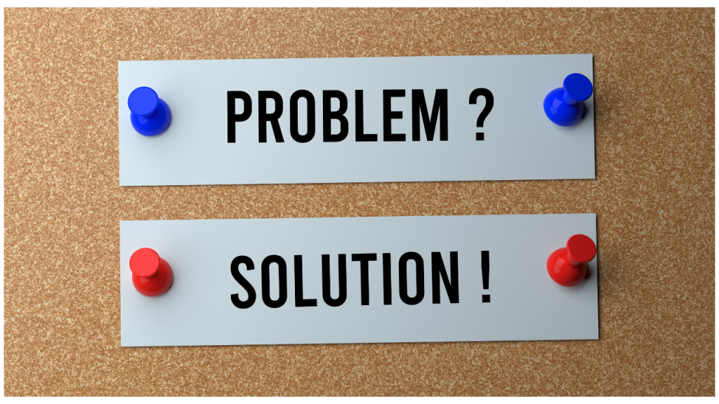 ボードに青の画鋲でPROBLEM？、赤の画鋲でSOLUTION!のと貼られている