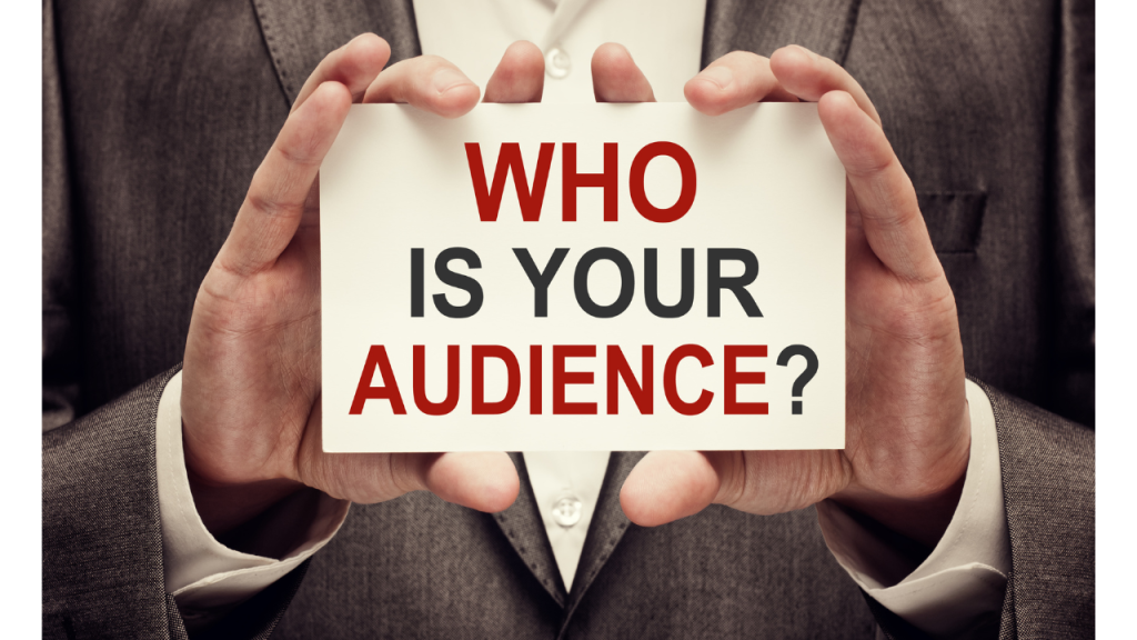 WHO IS YOUR AUDIENCE?
あなたのオーディエンスは誰ですか？
と書かれた紙を持っている人の手元の画像